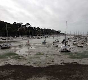 Blick auf den Canal bei Ebbe vom Restaurant aus