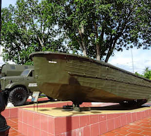 Im Freigelände des Militärmuseums