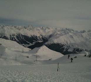 Blick vom Gipfel aufs Parsenngebiet
