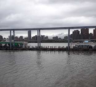 Yanping Riverside Park - Dadaocheng Dock