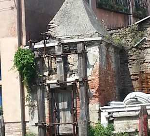 "Villa" am Kanal Richtung Campo