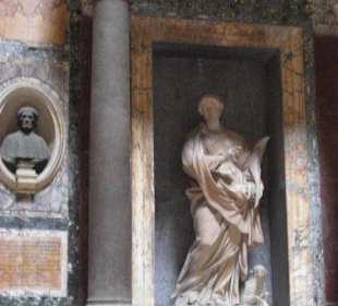 Statue Innen