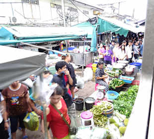 Einfahrt Bahnhof Mahachai