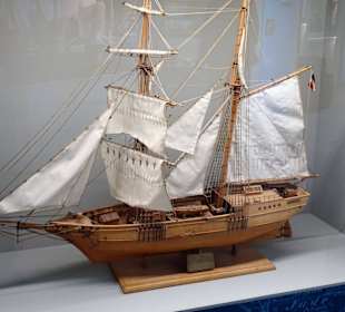 Modell eines Segelschiffes im Sielhafenmuseum