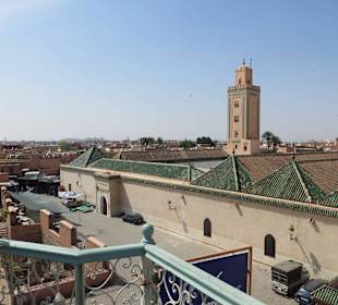 Die tolle Altstadt von einem Dach-Cafe