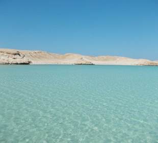 Mitten im Meer nach dem Schorcheltripp mit Yacht