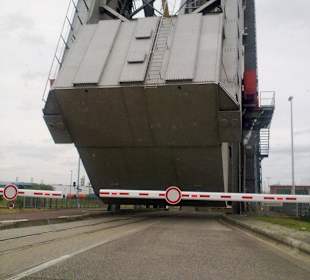 Hebebrücke bei der Hafenrundfahrt mit dem PKW