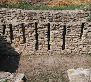 Развалины древнегреческого города Танаиса.