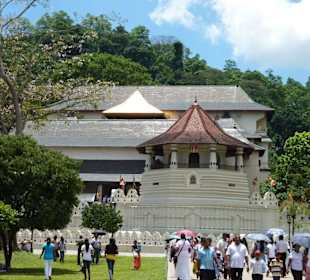 Aussenansicht des Tempels