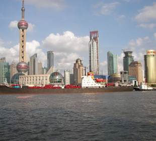 Shanghai, Blick vom Bund aus...Uferpromenade