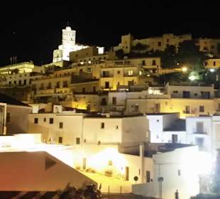 Ibiza Stadt bei Nacht