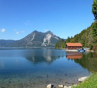 Der Walchensee lädt zum Wassersport ein