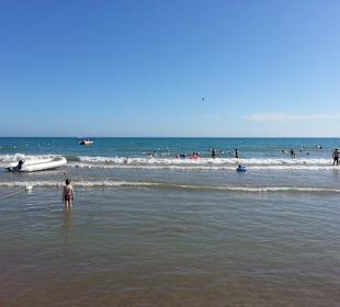 Strand vom Hotel etwa 300 m. Ist aber ok, da Strandbus