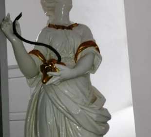 Statue