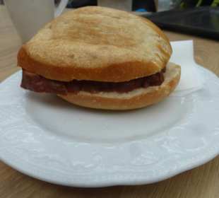 Pause im Café / Bistro Glasspiel