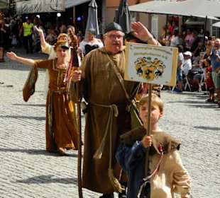 Selbst Faschingsleute marschieren