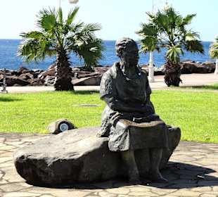 Skulptur an der Uferpromenade