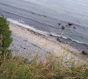 Blick von den Kreidefelsen auf den Strand