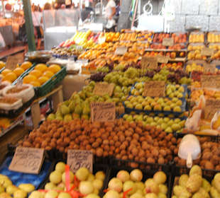 Fisch, Obst, Gemüse, Fleisch und auch Käse