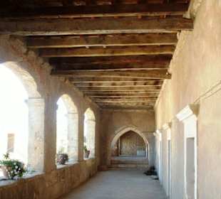 Gang im Kloster Arkadi