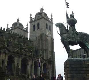 Sé do Porto mit Reiterdenkmal