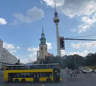 Mit der 100 durch Berlin
