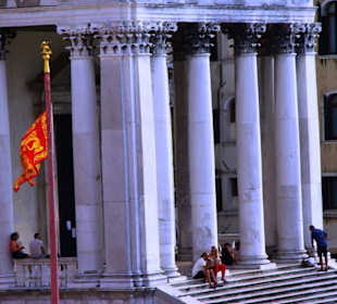 Nahaufnahme vom Gebäude