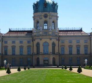 Schloß vom Park aus gesehen