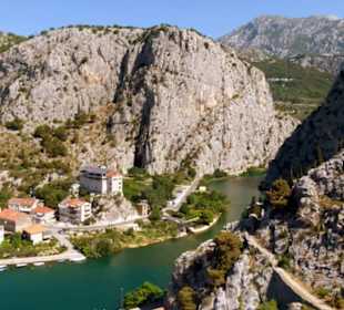 Canon Eingang des Flusses Cetina