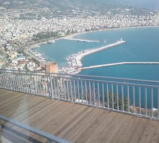 Blick auf den Hafen von Alanya
