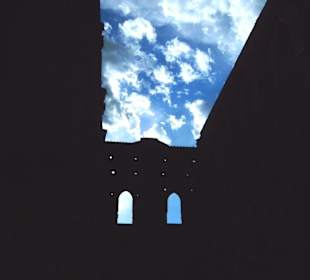 Mystische Stimmung in der Kloserruine San Galgano