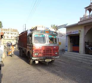 LKWs, unser Tüv würde sofort stilllegen