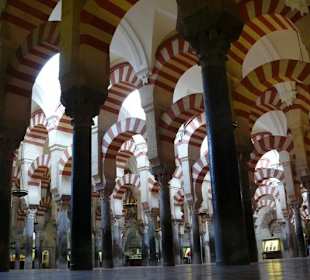 Im Inneren der Mezquita de Córdoba