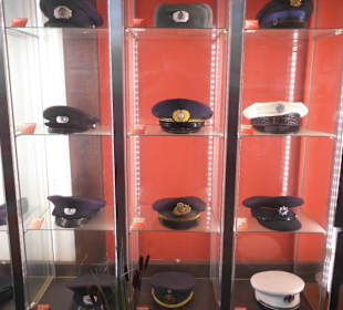 Schöne Schirmmützen