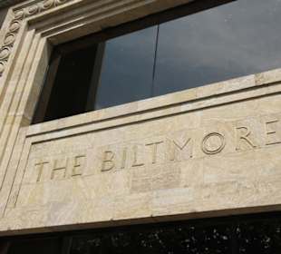 The Biltmore Hotel Tbilisi - Hinweistafel