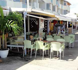 Restaurants am Wasser der Marina