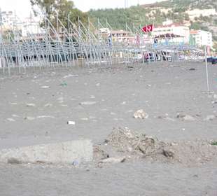 Strandabschnitt zur linken Seite