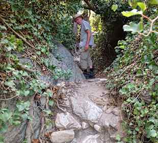 Durch felsige enge Gassen 