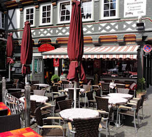 Terrassenplätze vor dem Restaurant