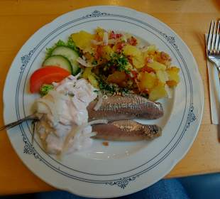 Matjes mit Bratkartoffeln 