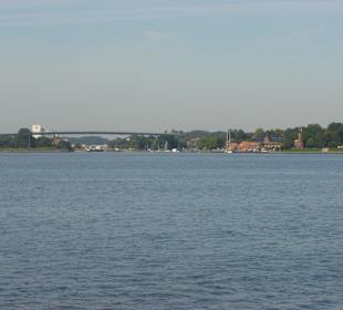 Blick auf die Autobahnbrücke