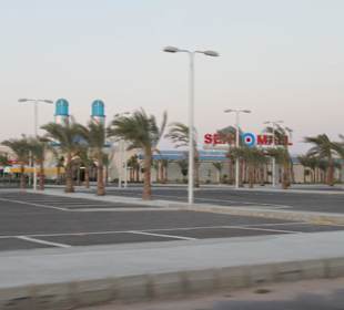 Senzo Mall aus dem Bus fotografiert