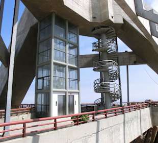 Hier geht es nach oben mit dem Lift