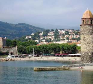 Der Turm der Kirche Notre-Dames-des-Anges