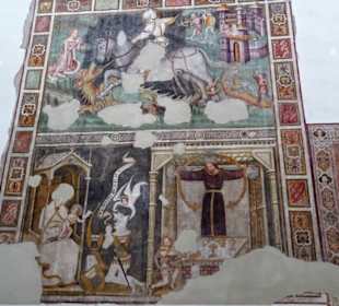 Fresken im Langschiff der Kirche
