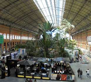 Zabytkowa stacja wewnątrz