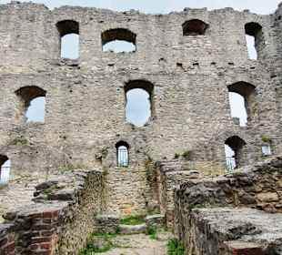 Die Burgreste Haupthaus