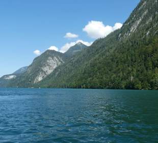 Fahrt mit dem Ausflugsboot auf dem Königssee