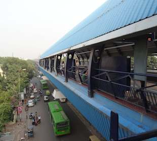 Auf dem Hochbahnhof