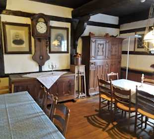 Rundgang durch den Gräftenhof des Freilichtmuseums